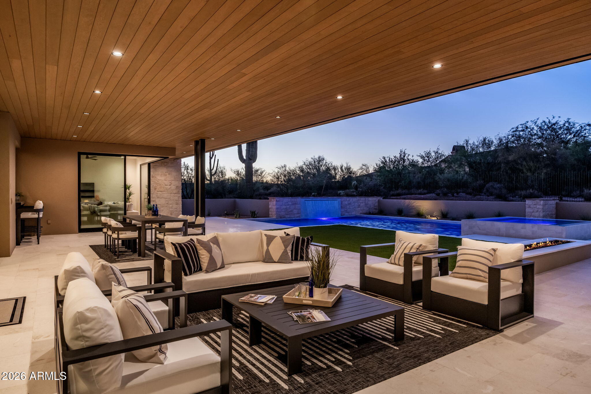WHISPER ROCK UNIT 1 - Residential
