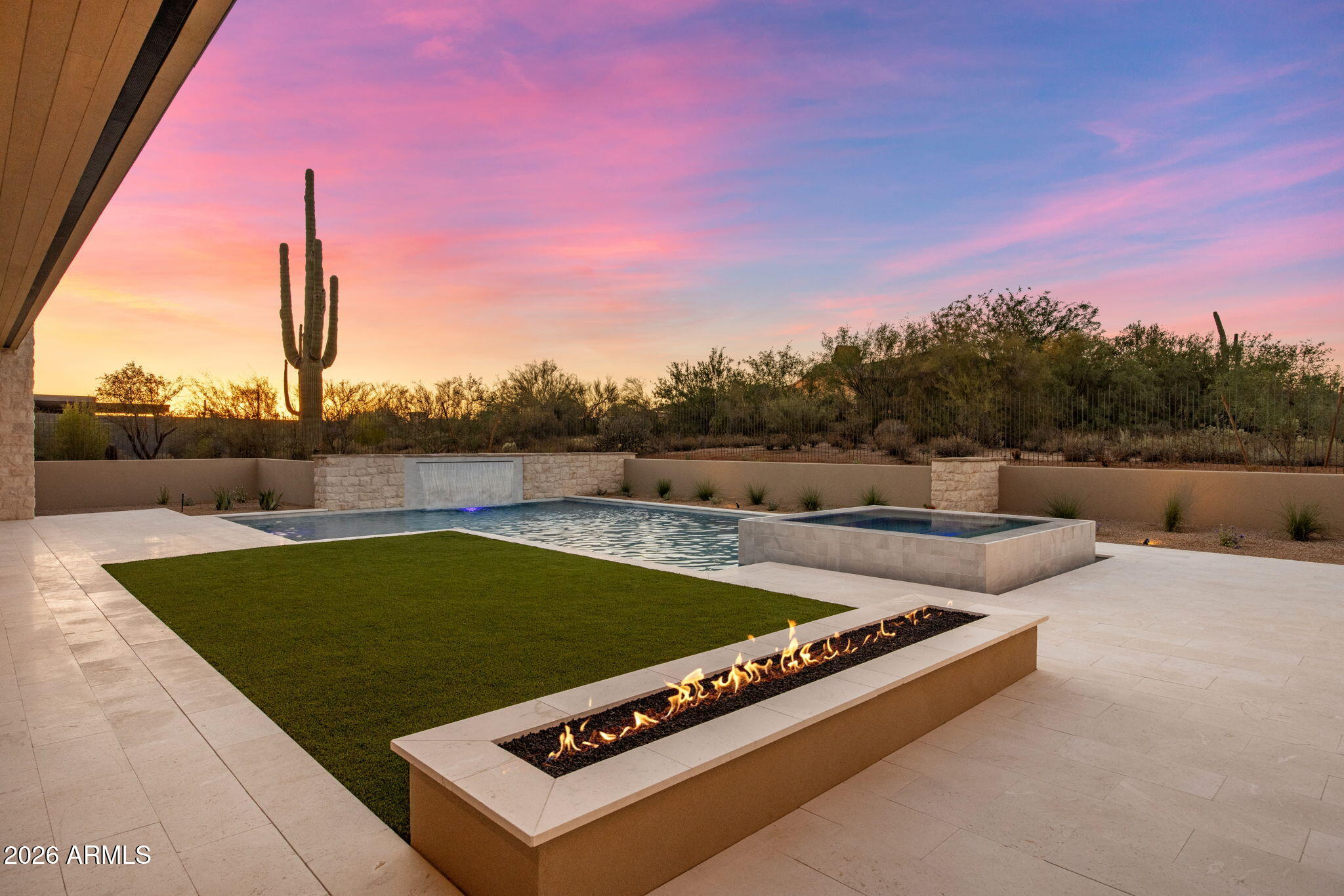 WHISPER ROCK UNIT 1 - Residential