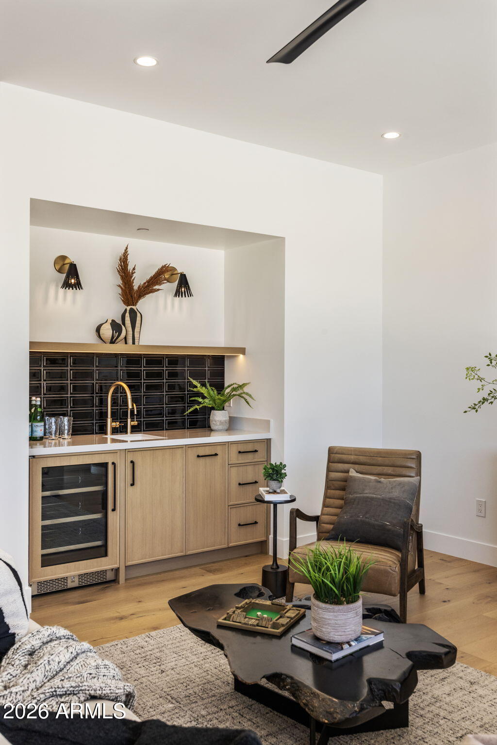 WHISPER ROCK UNIT 1 - Residential