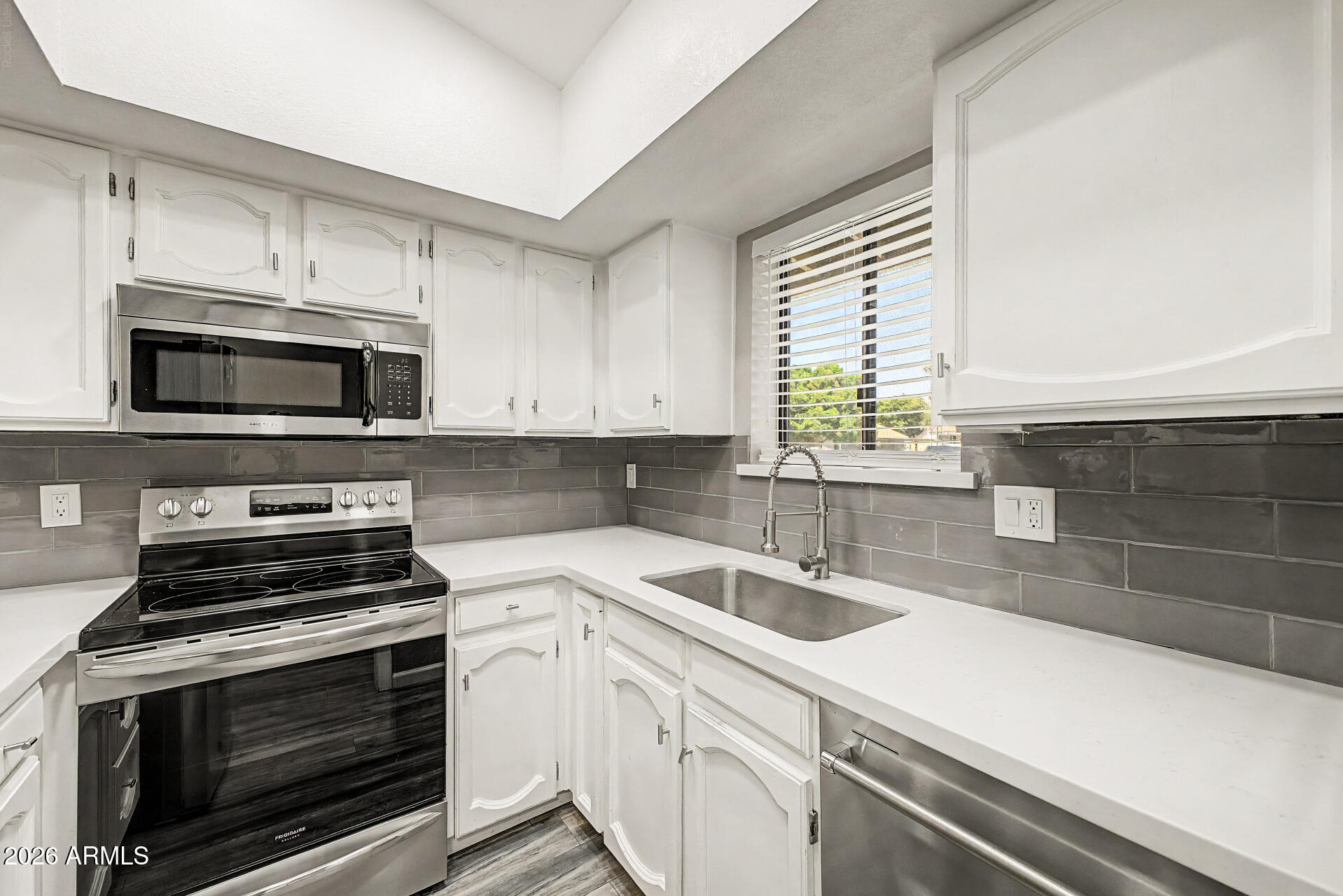 MEADOWBROOK VILLAGE AMD - Residential