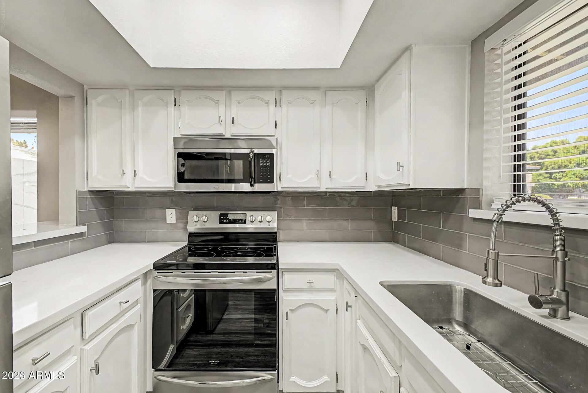 MEADOWBROOK VILLAGE AMD - Residential