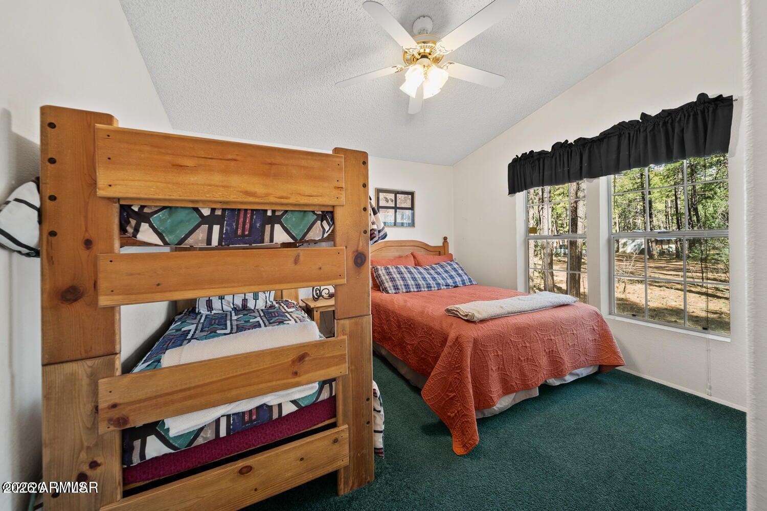 SPORTSMANS RETREAT - Residential