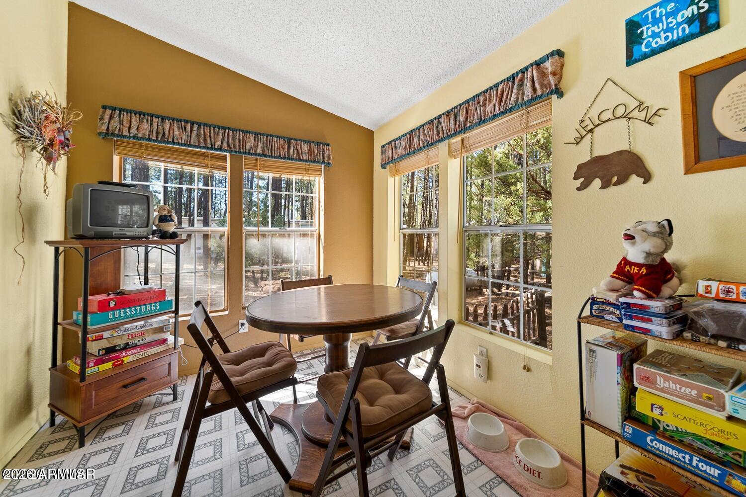 SPORTSMANS RETREAT - Residential