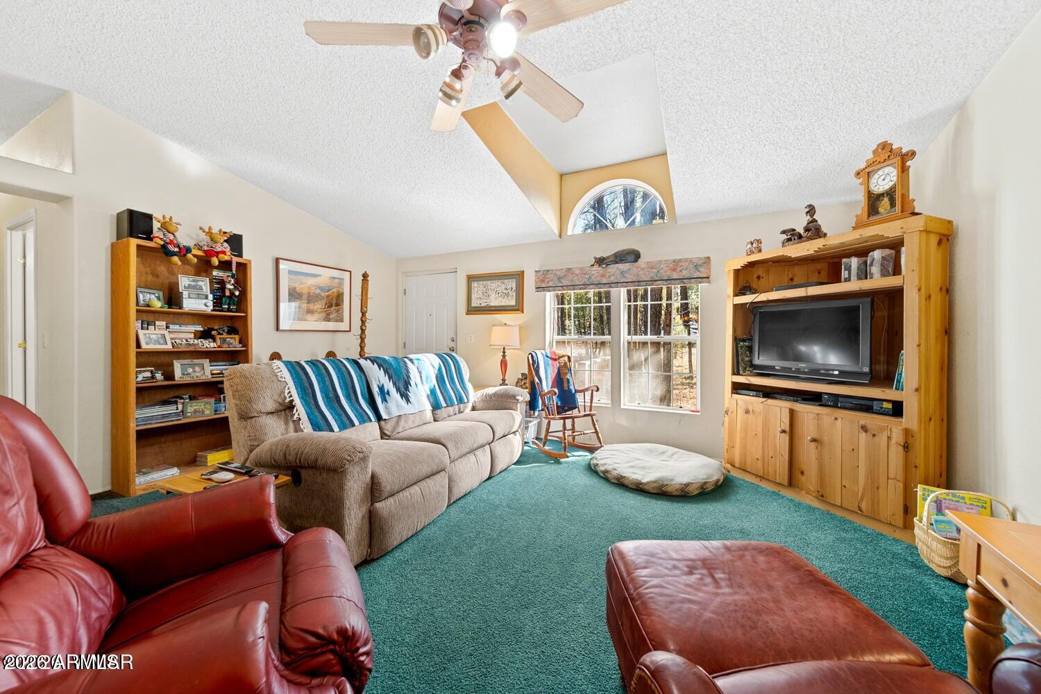 SPORTSMANS RETREAT - Residential