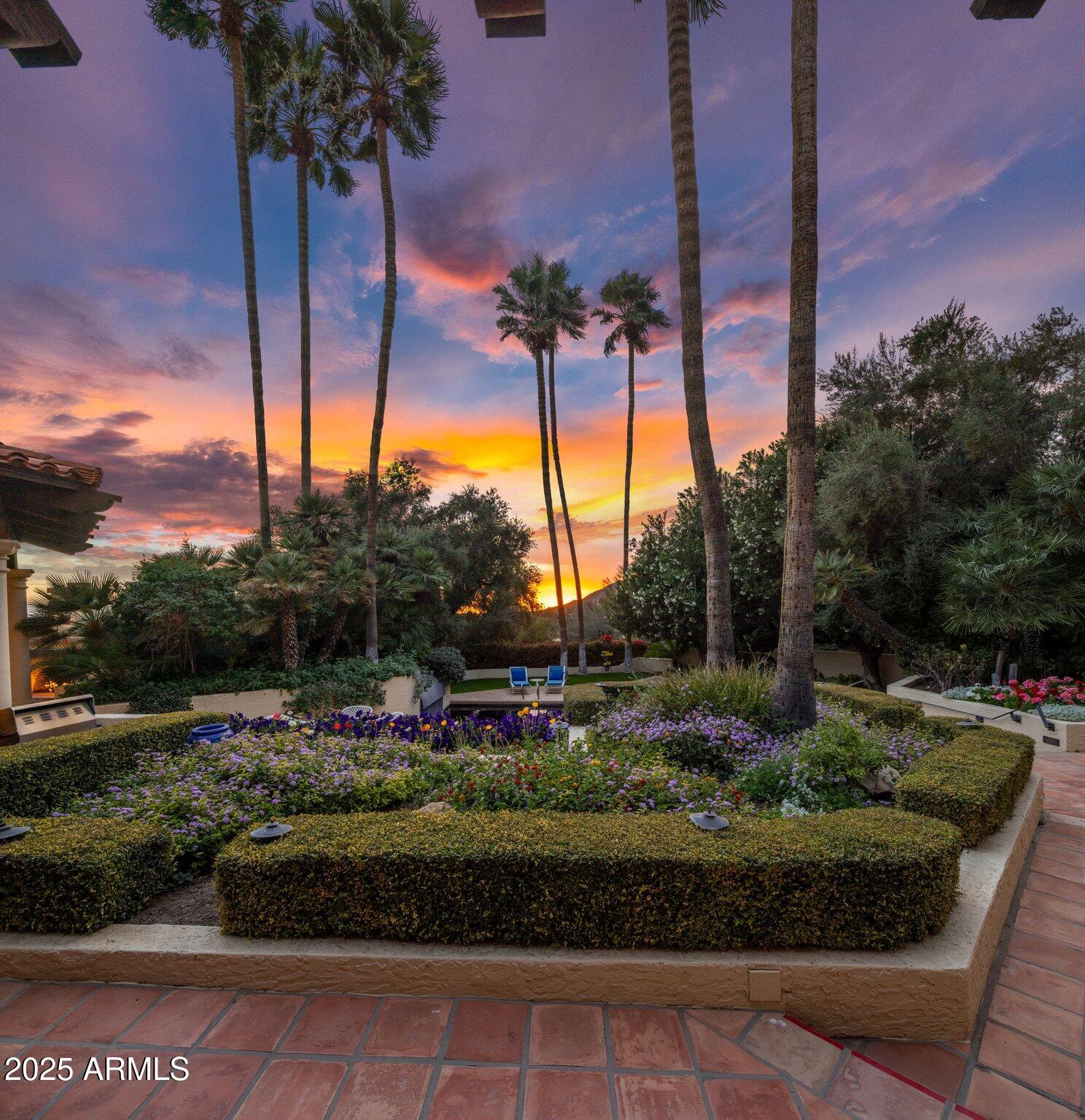 PARADISE VALLEY ESTATES - Residential