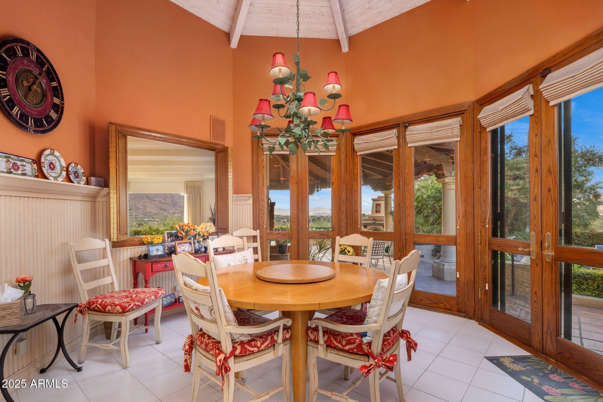 PARADISE VALLEY ESTATES - Residential