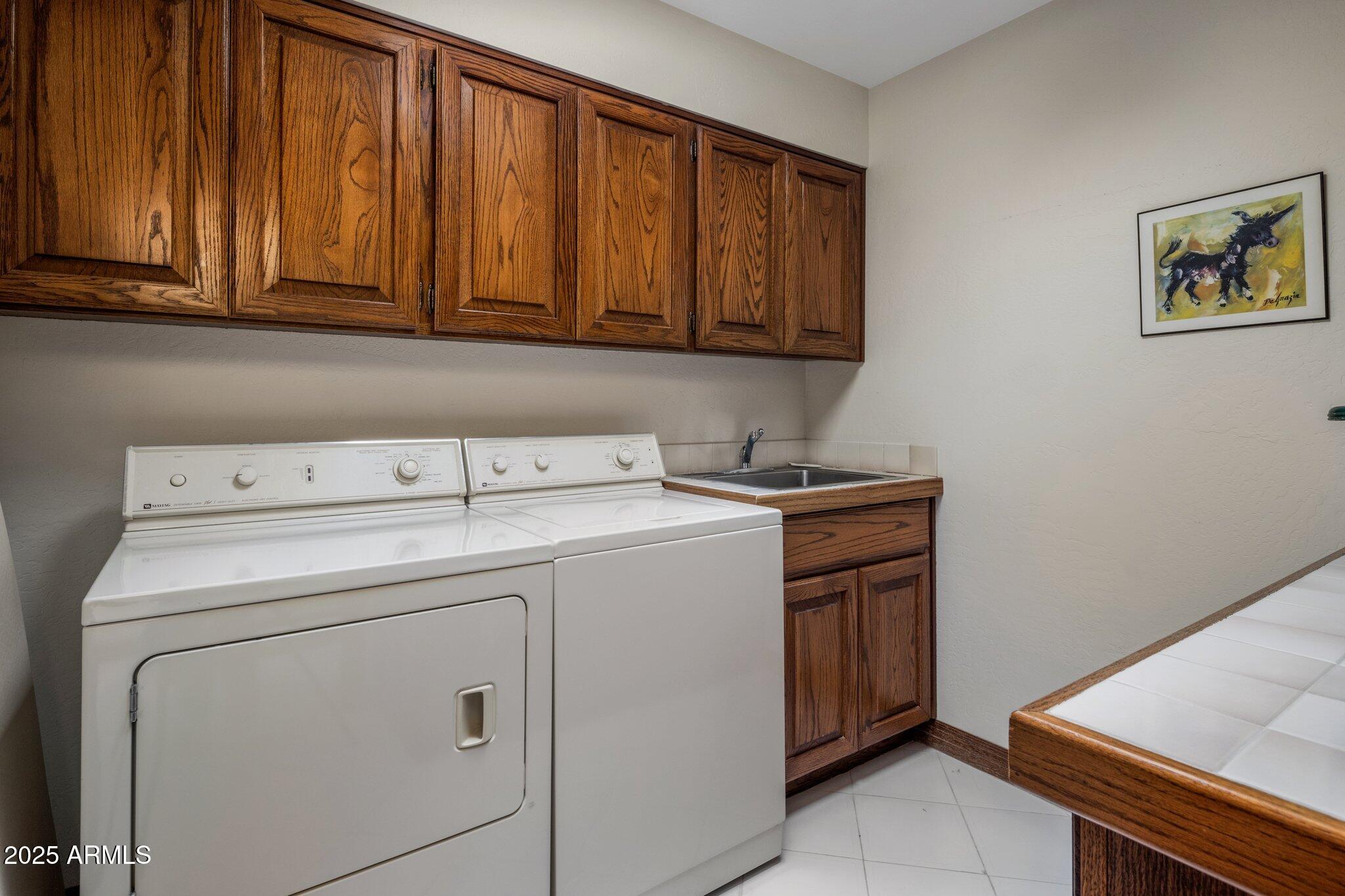 PARADISE VALLEY ESTATES - Residential