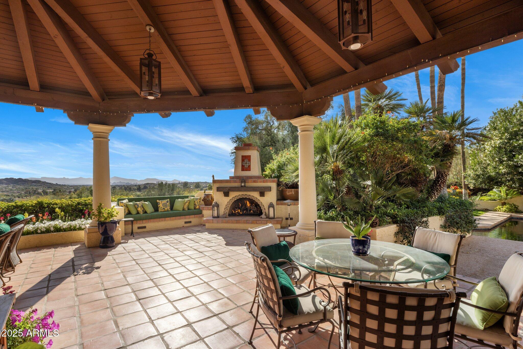 PARADISE VALLEY ESTATES - Residential