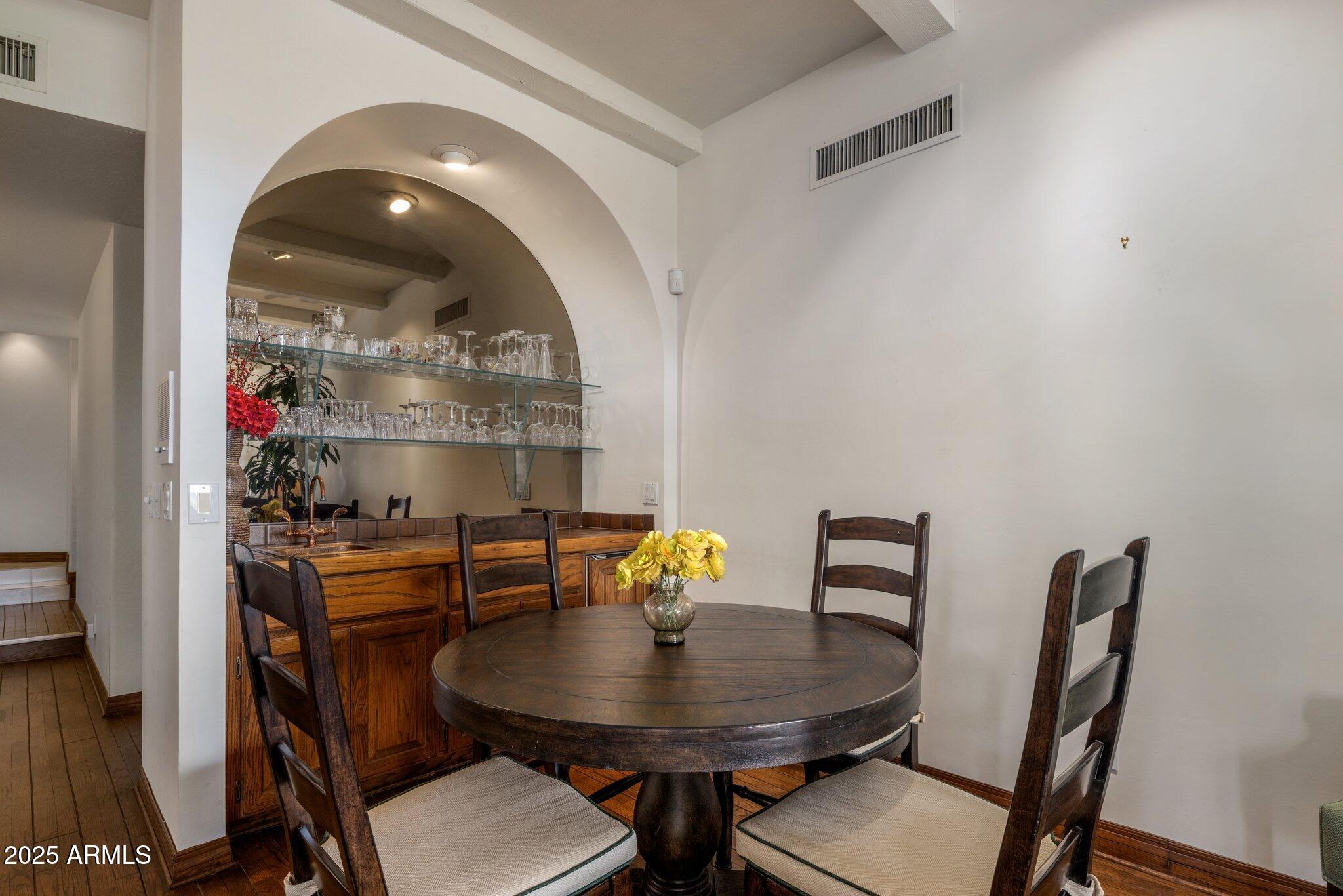 PARADISE VALLEY ESTATES - Residential