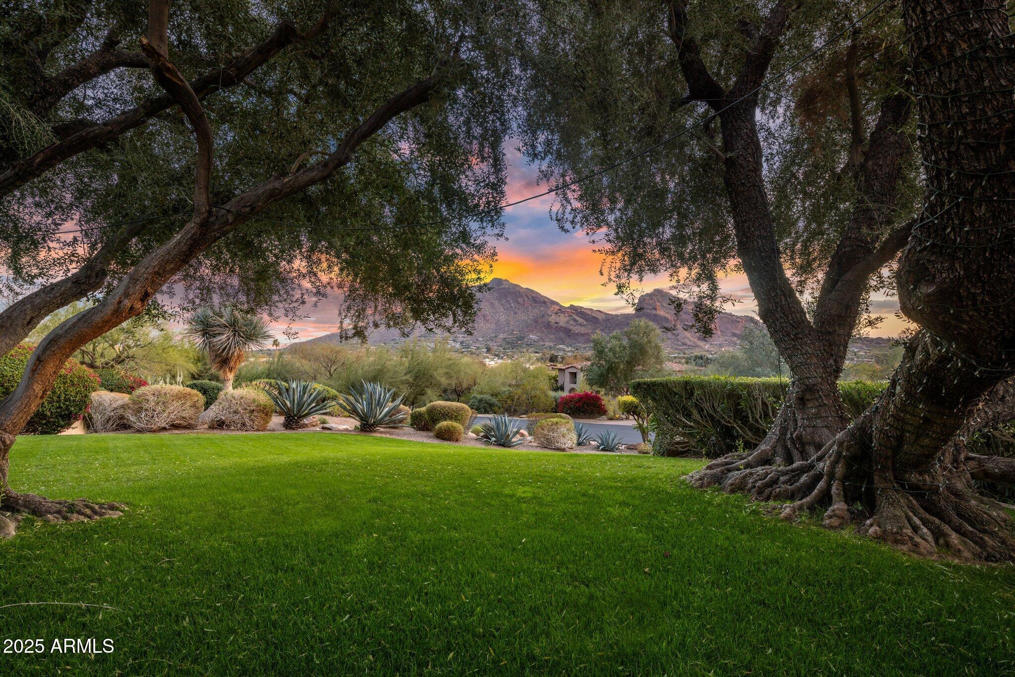 PARADISE VALLEY ESTATES - Residential