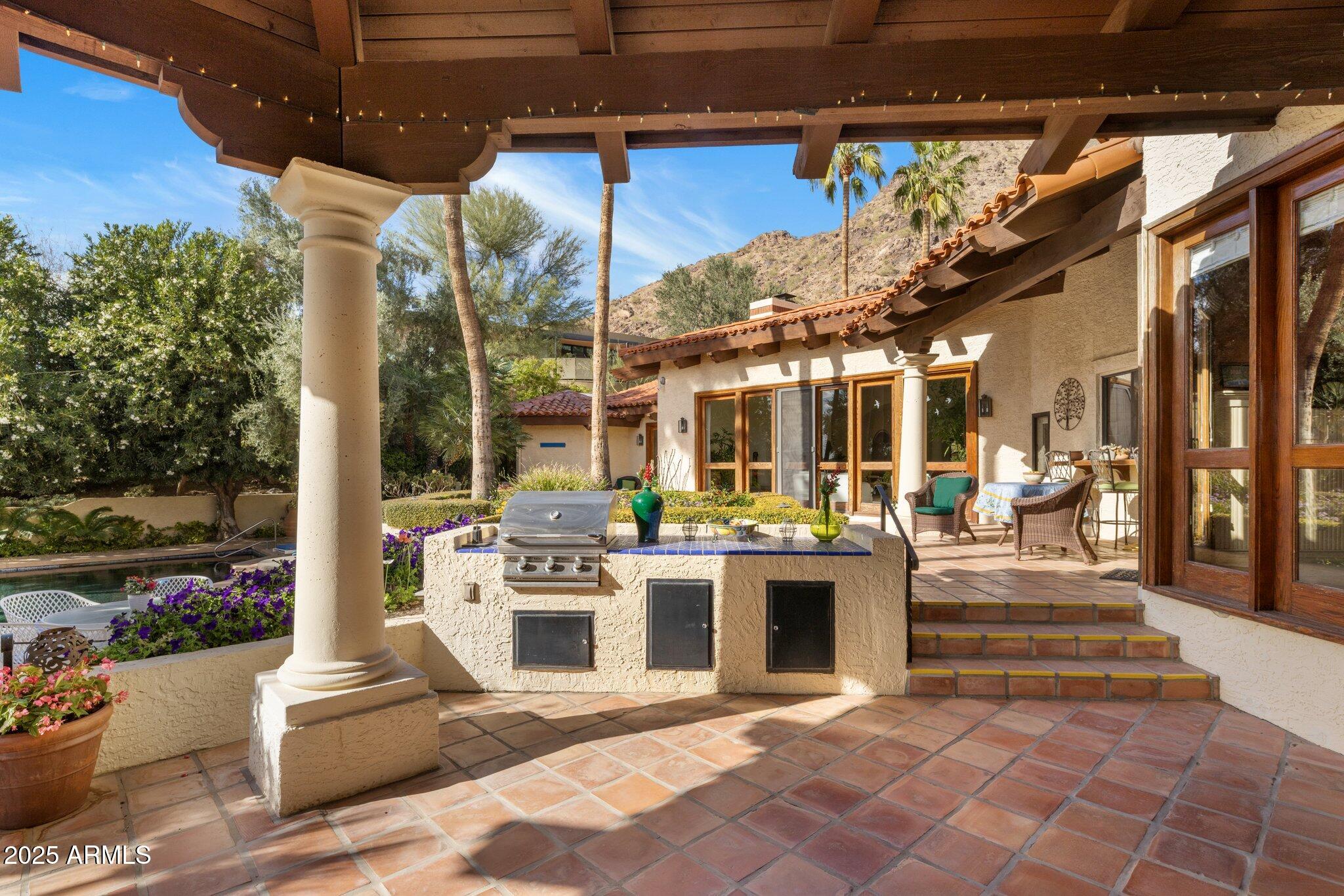 PARADISE VALLEY ESTATES - Residential