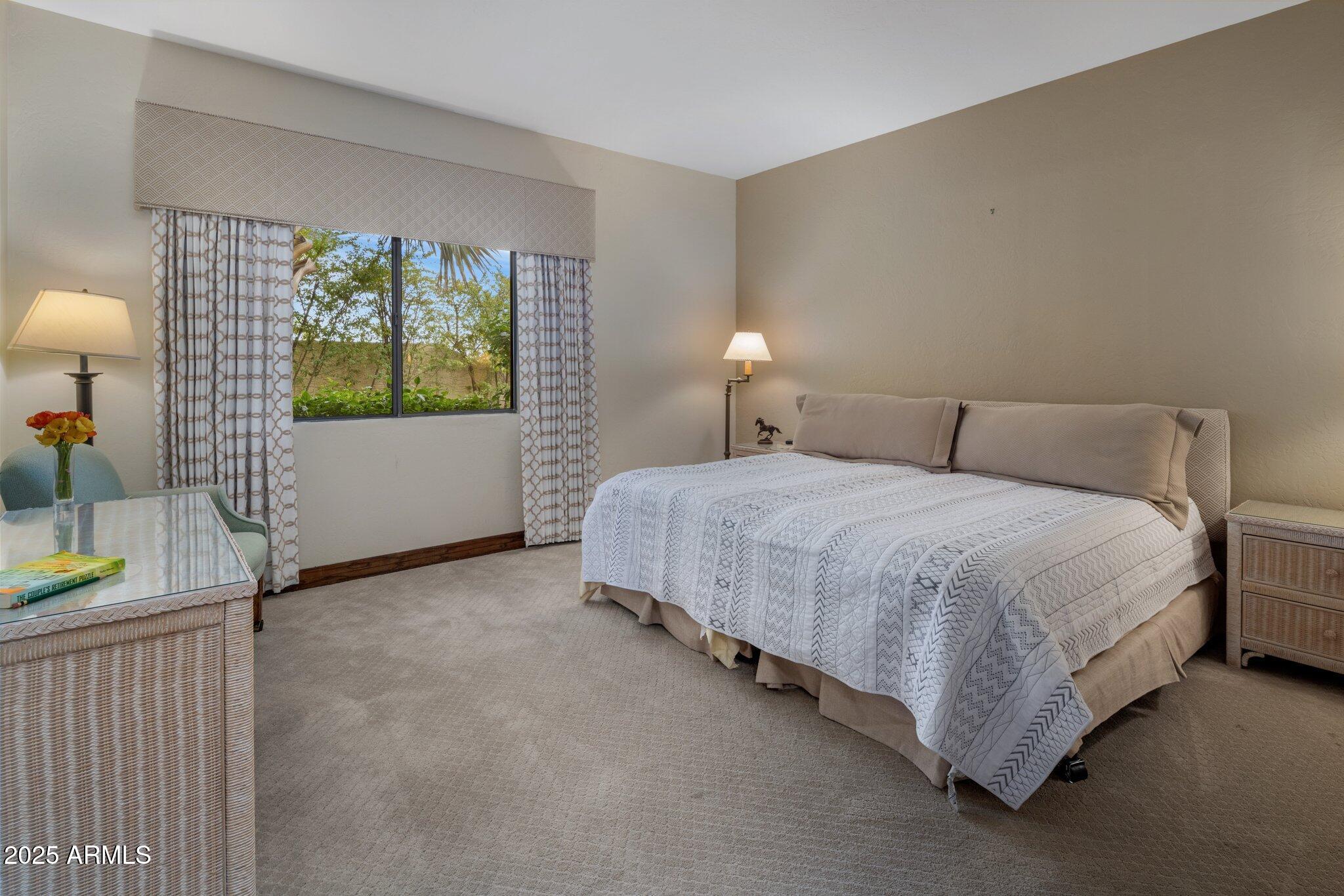 PARADISE VALLEY ESTATES - Residential