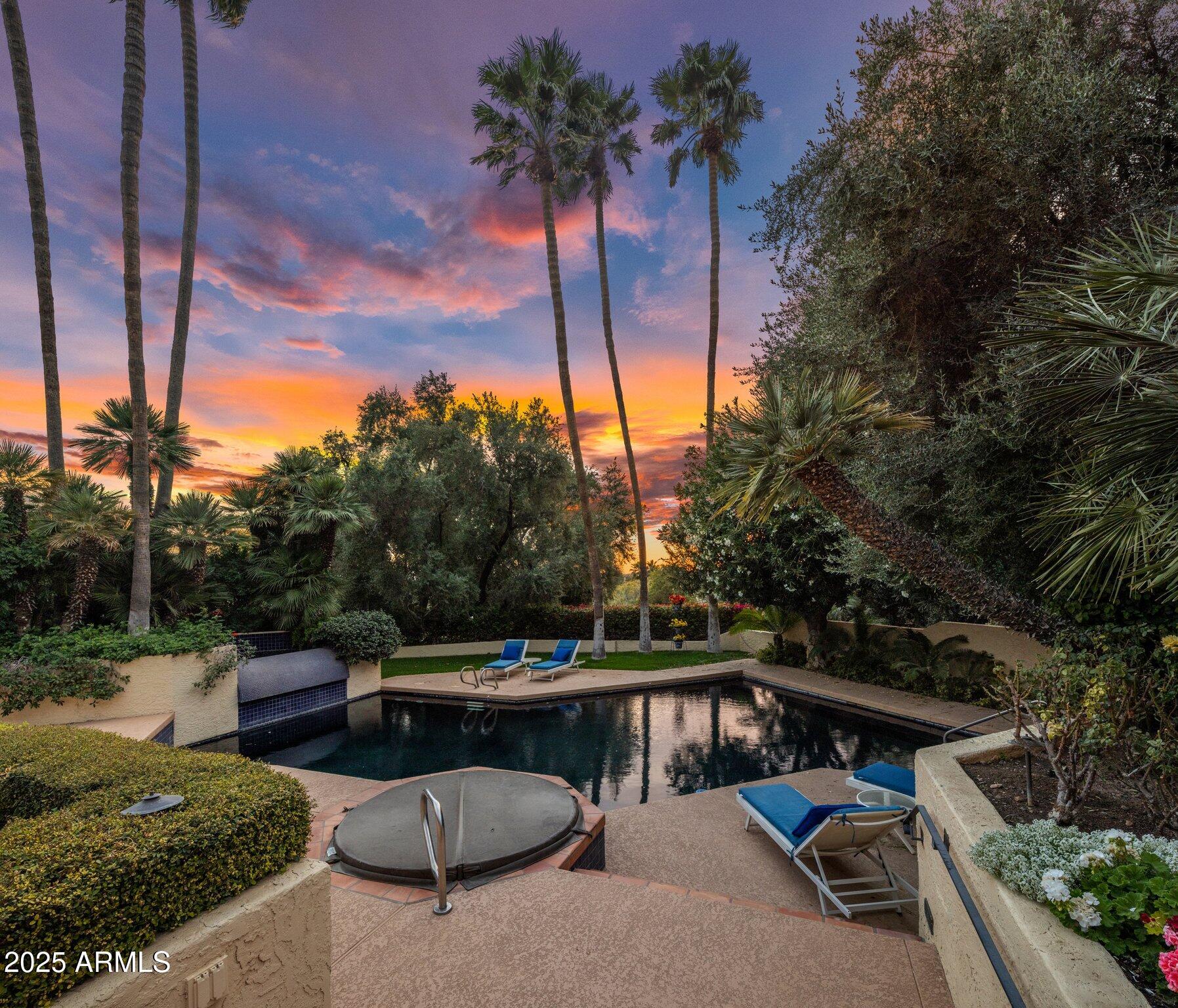 PARADISE VALLEY ESTATES - Residential