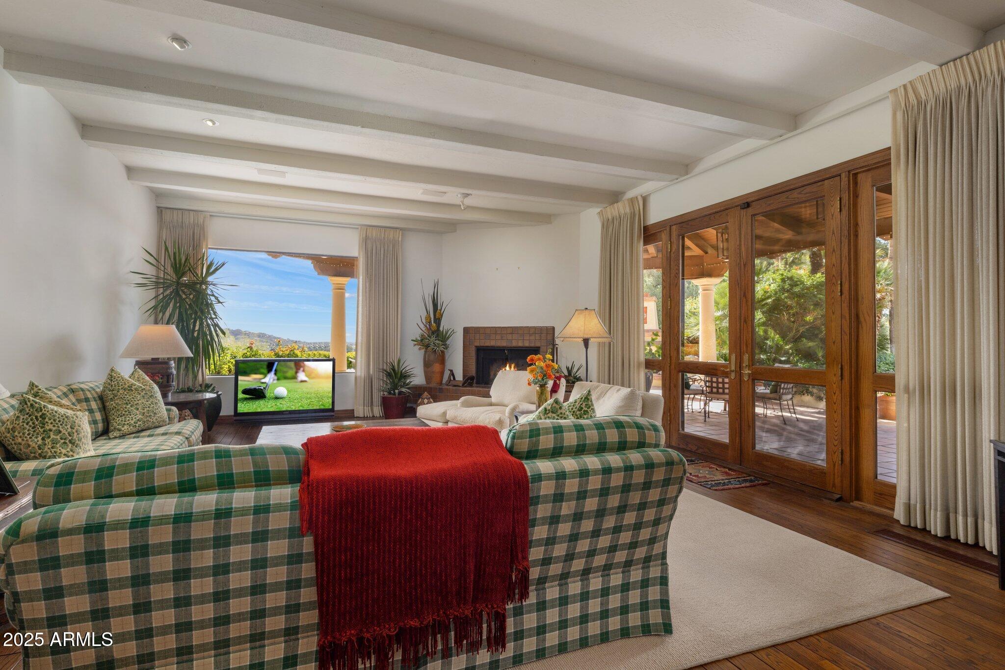 PARADISE VALLEY ESTATES - Residential