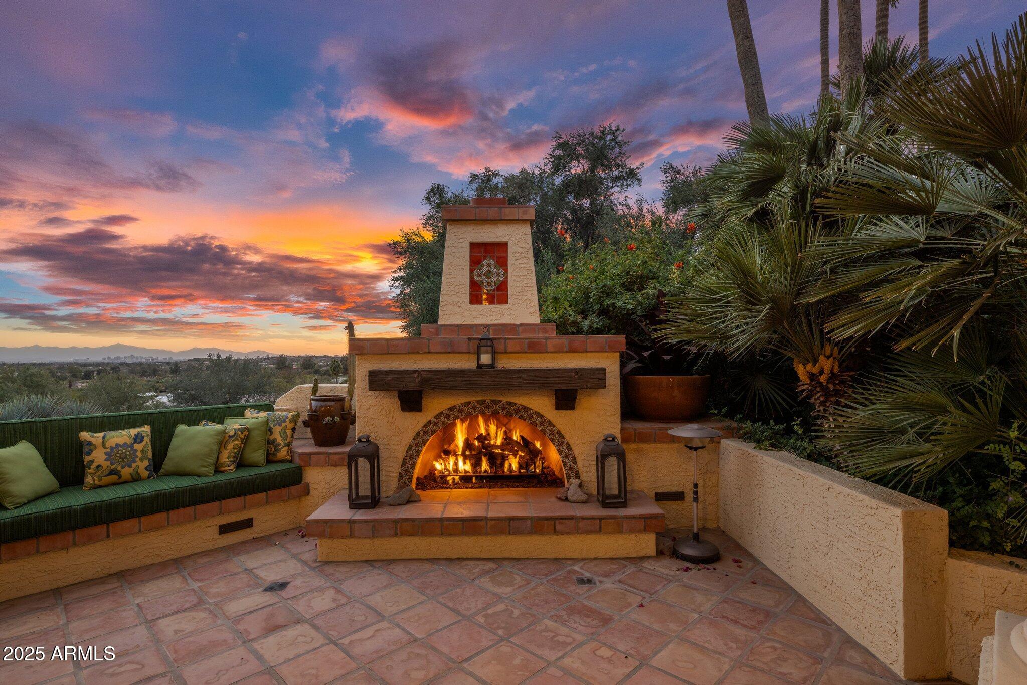 PARADISE VALLEY ESTATES - Residential