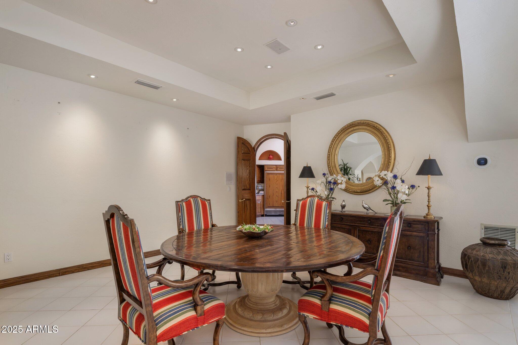 PARADISE VALLEY ESTATES - Residential