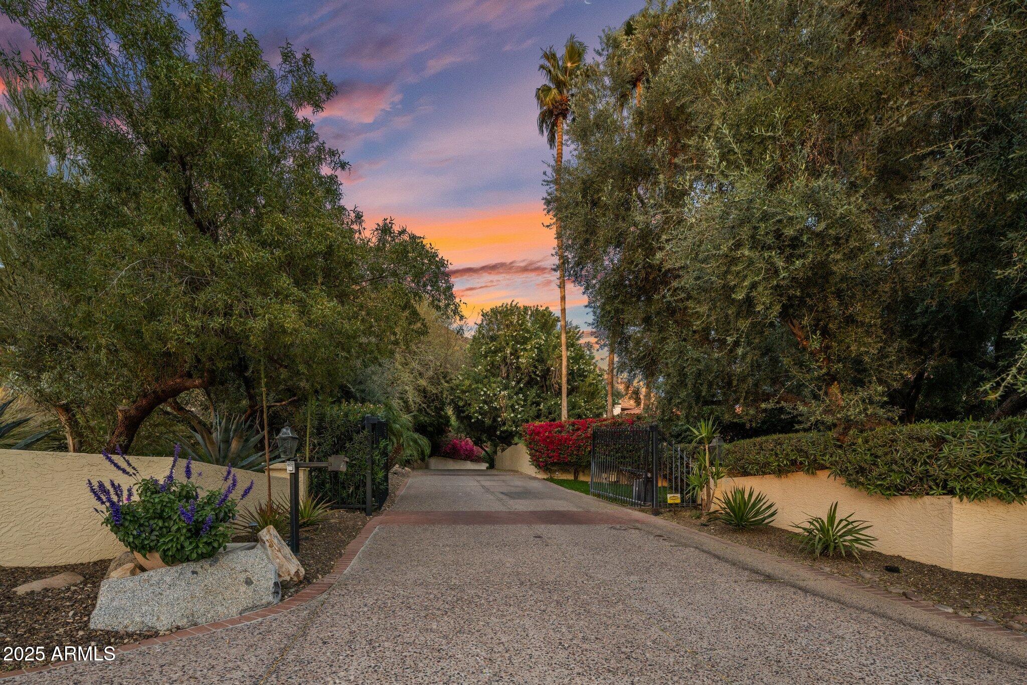 PARADISE VALLEY ESTATES - Residential