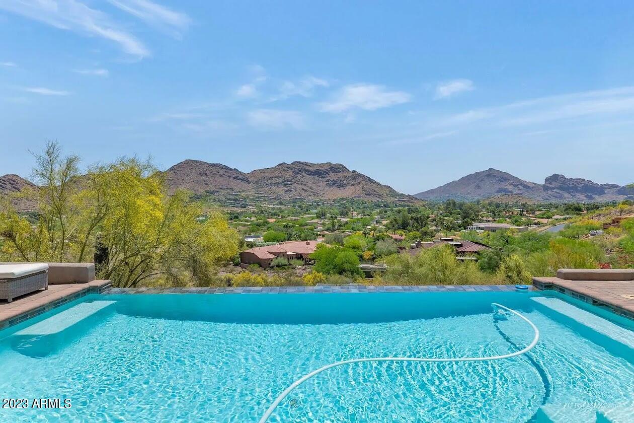 SUNSET HILLS LOT 1-20 & TR C - Residential