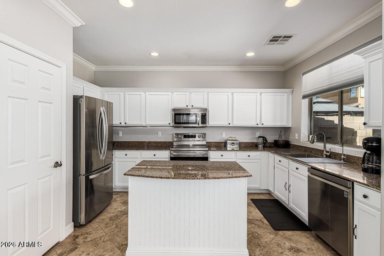 HIGHLAND GROVES AT MORRISON RANCH - Residential Lease