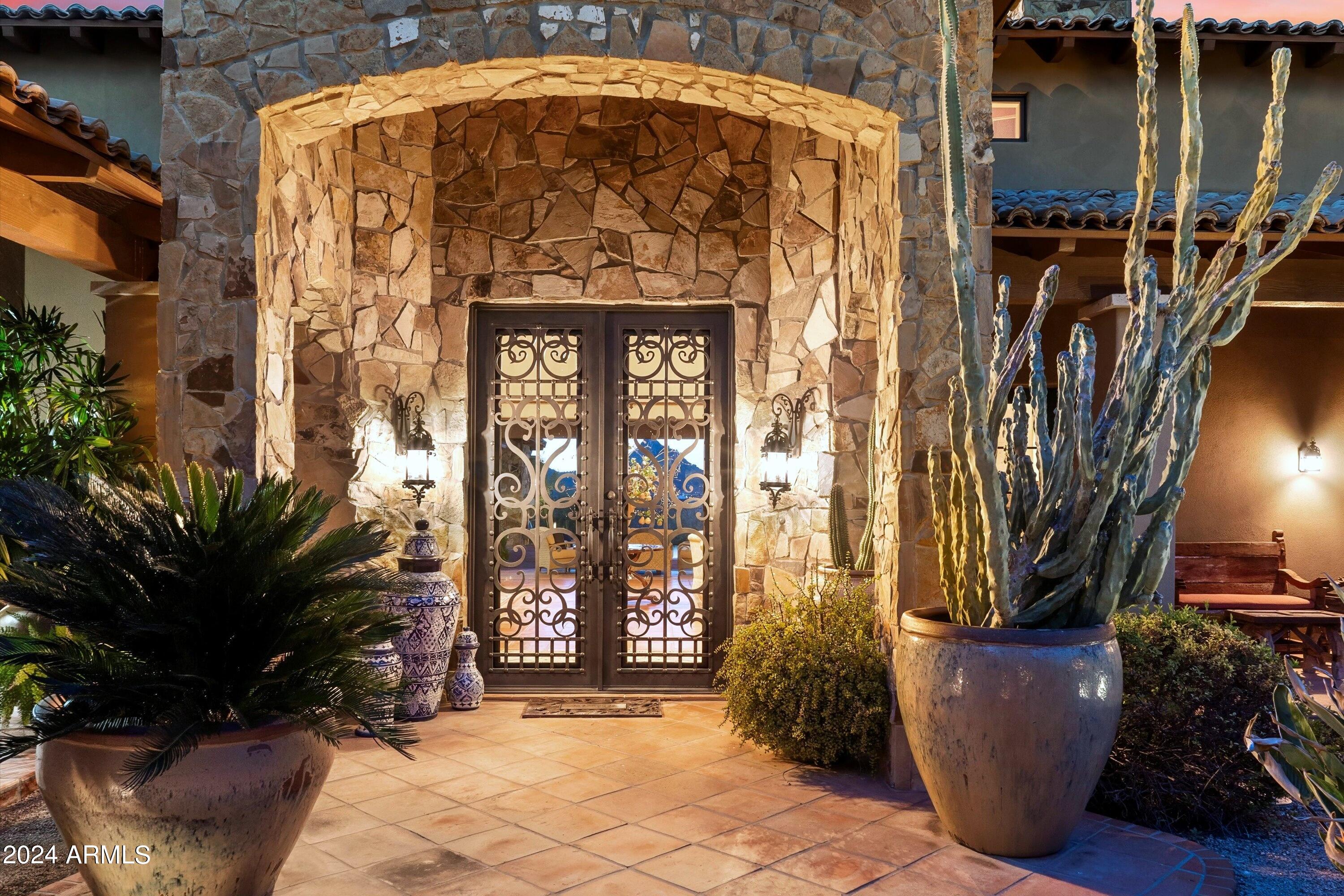 Legend Canyon - Residential