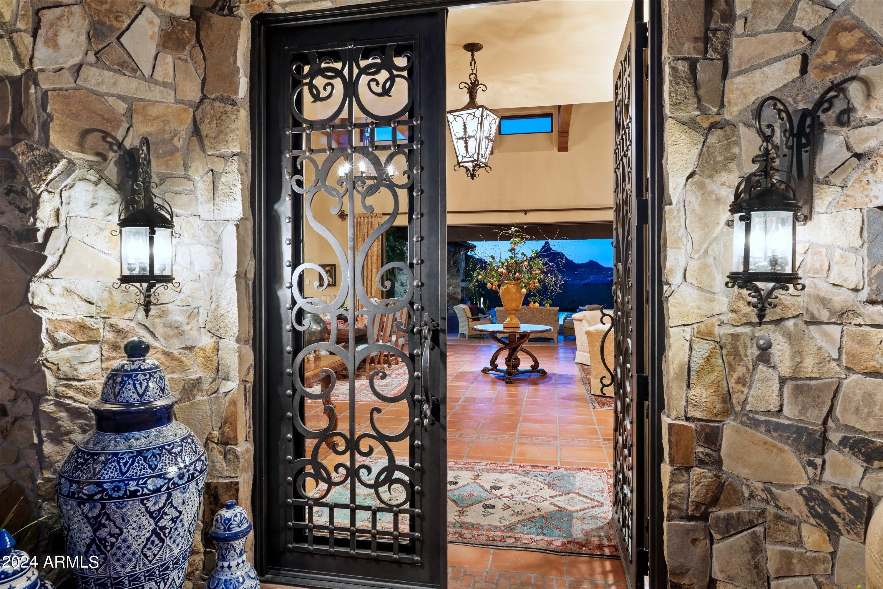 Legend Canyon - Residential