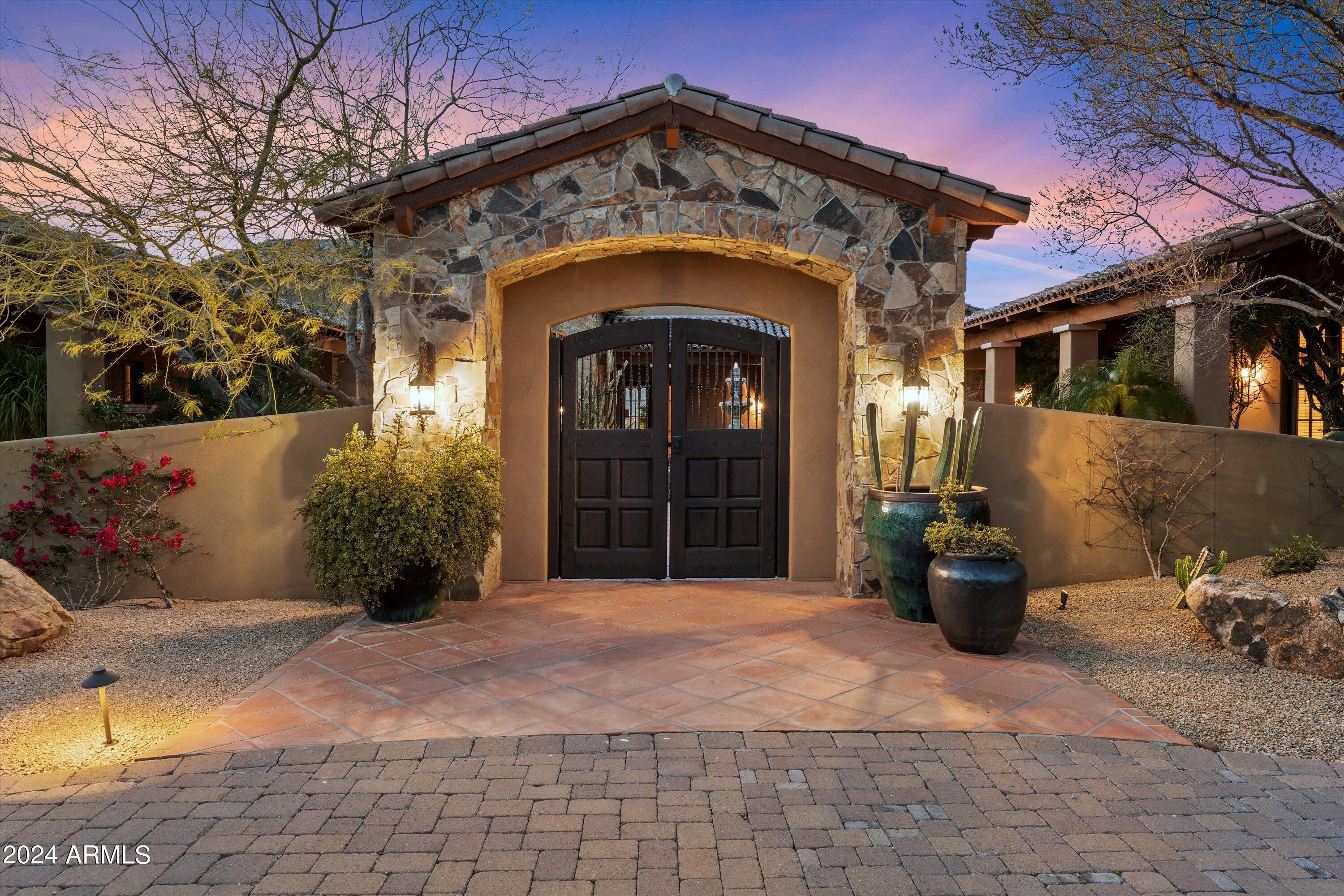 Legend Canyon - Residential