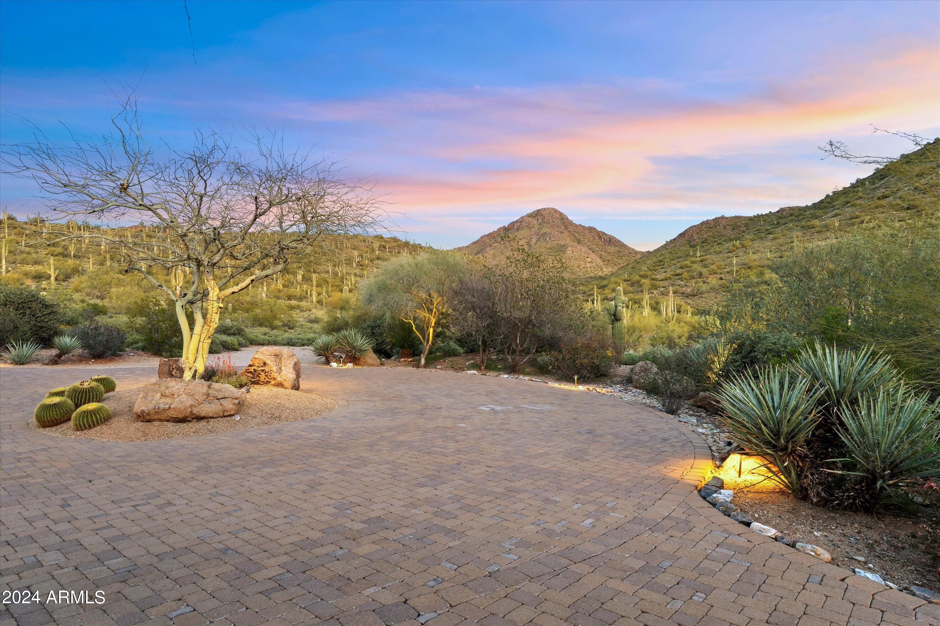 Legend Canyon - Residential