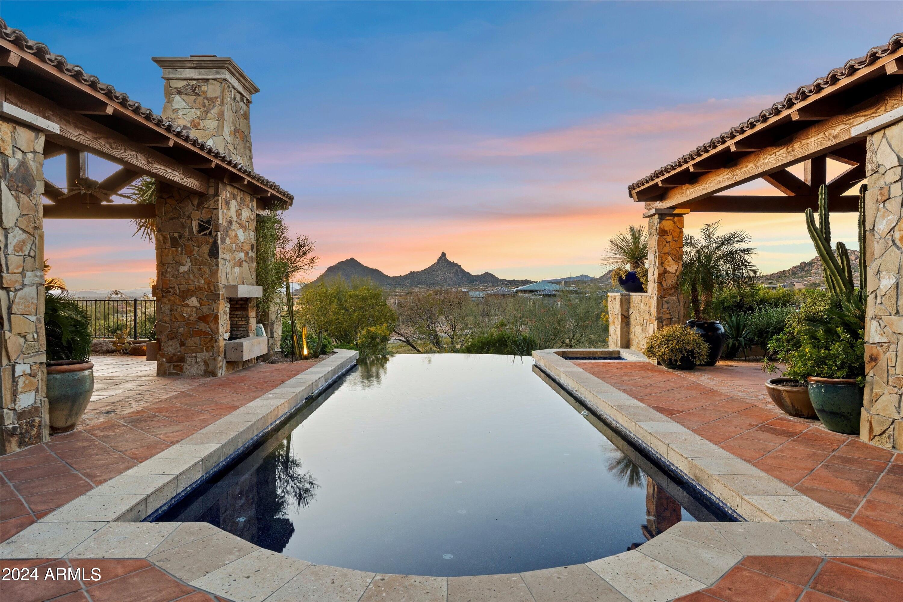 Legend Canyon - Residential