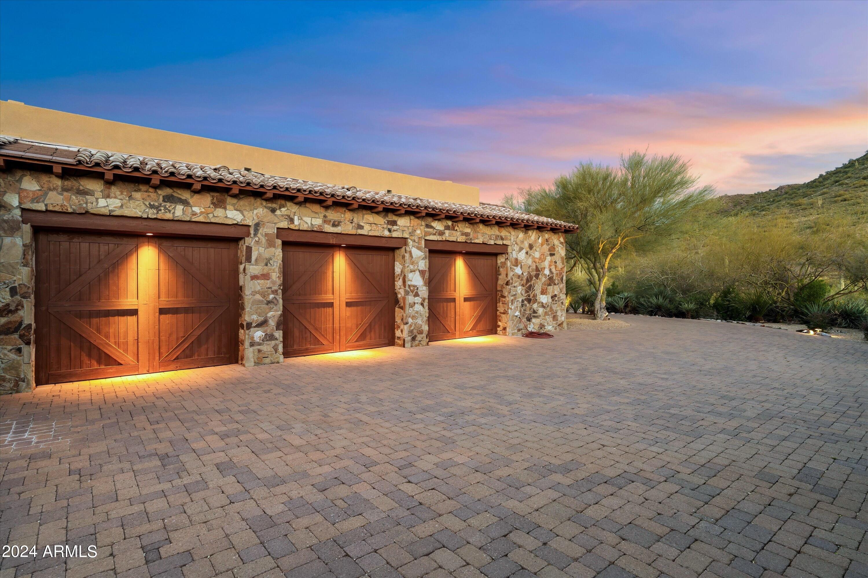 Legend Canyon - Residential