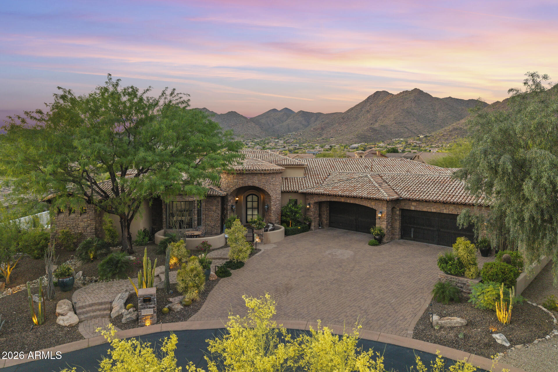 SIERRA HILLS - Residential
