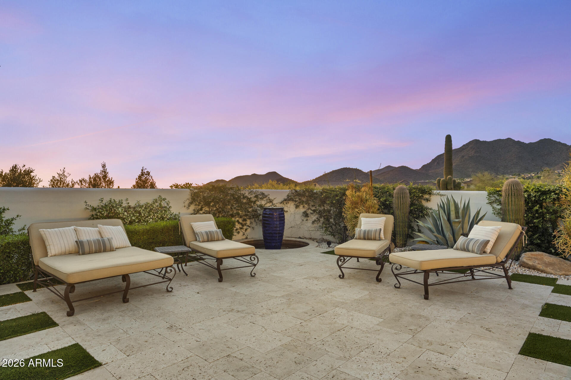 SIERRA HILLS - Residential