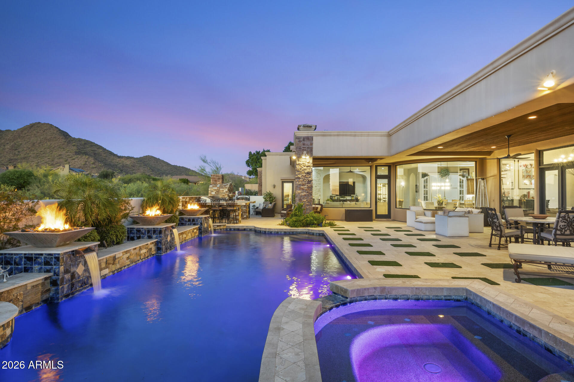SIERRA HILLS - Residential