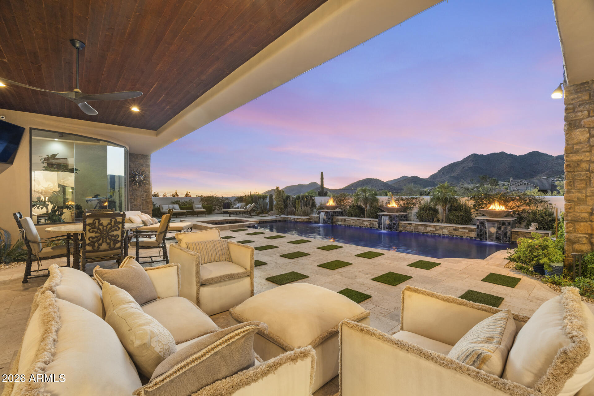 SIERRA HILLS - Residential
