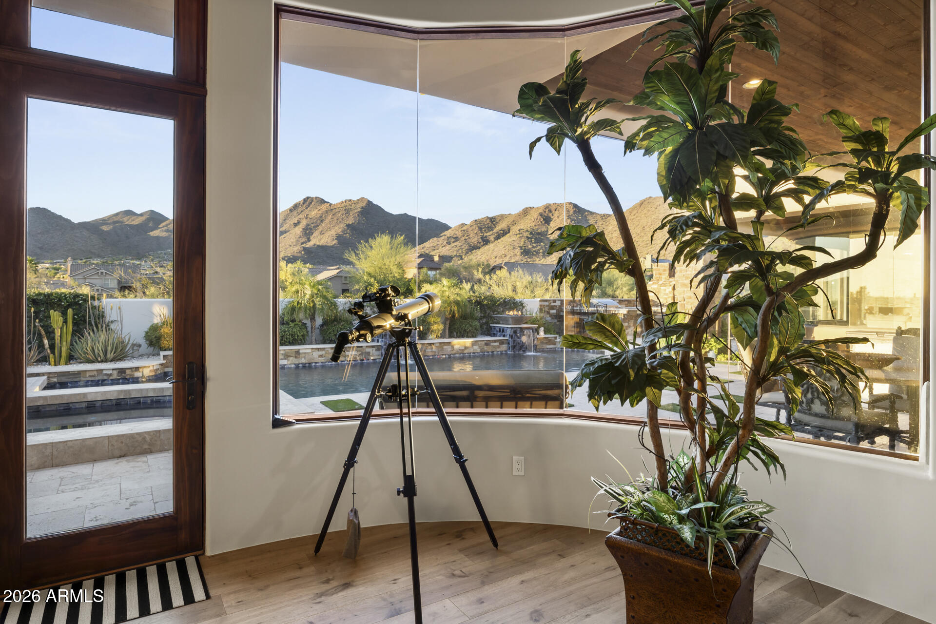 SIERRA HILLS - Residential