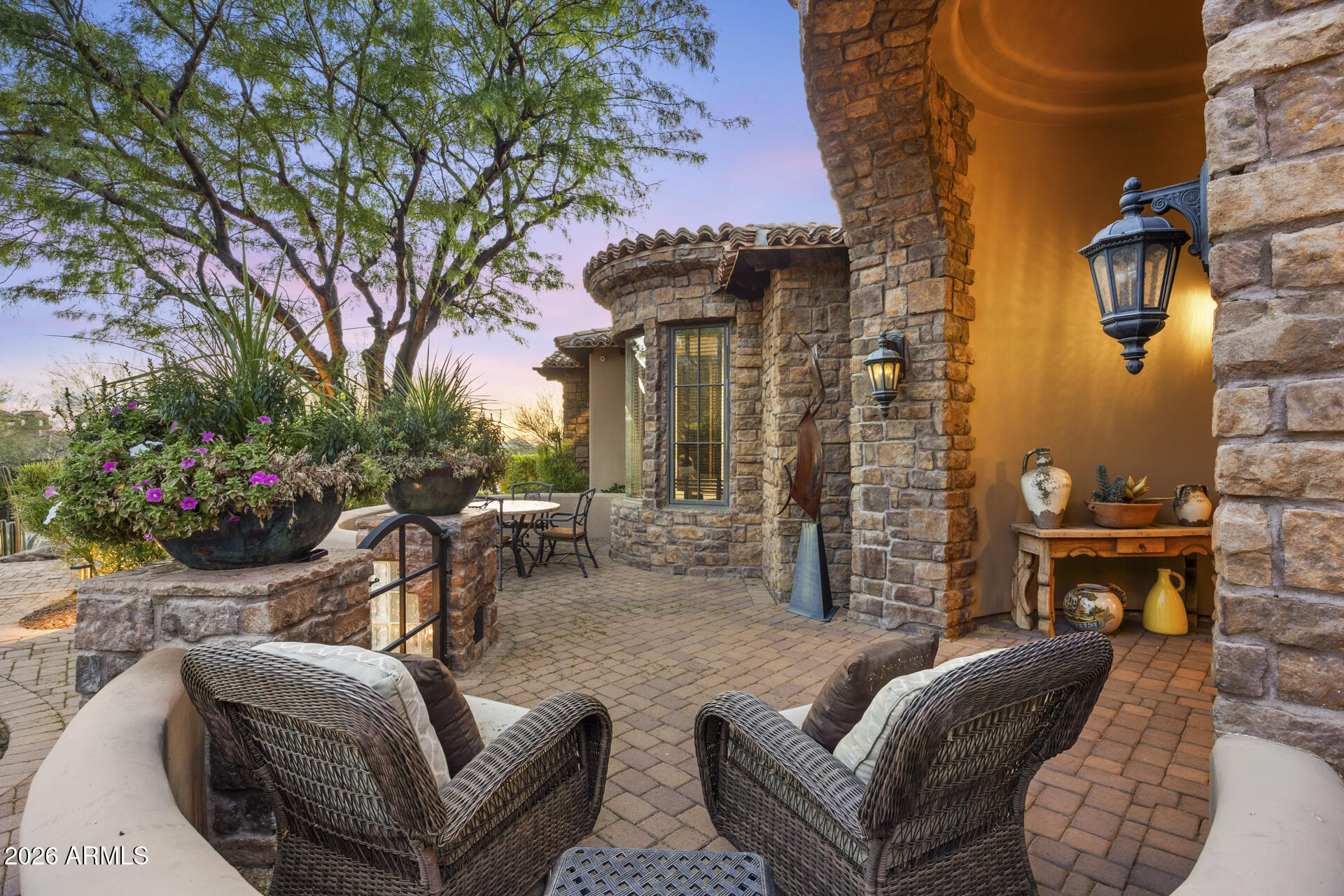 SIERRA HILLS - Residential