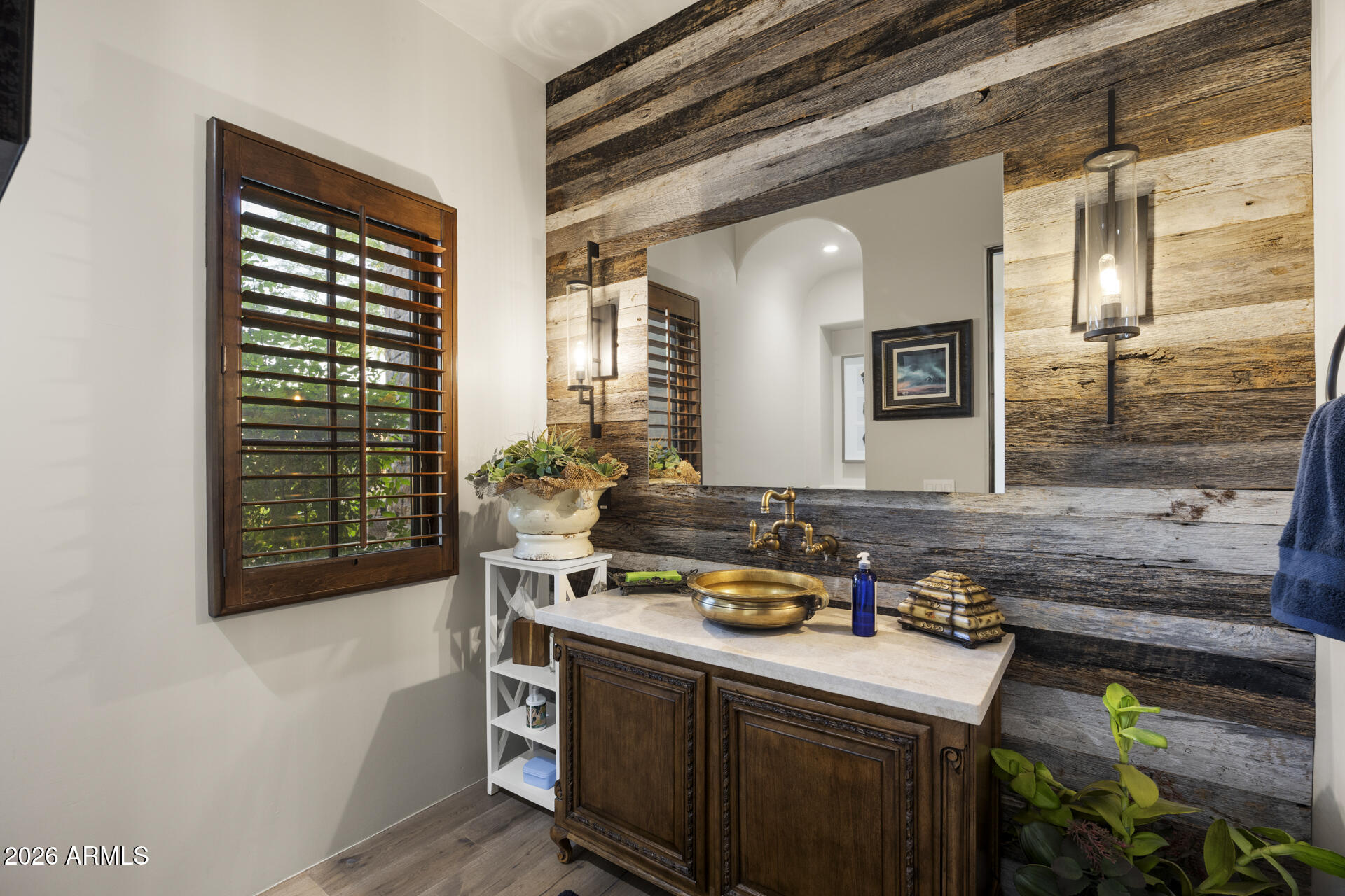 SIERRA HILLS - Residential
