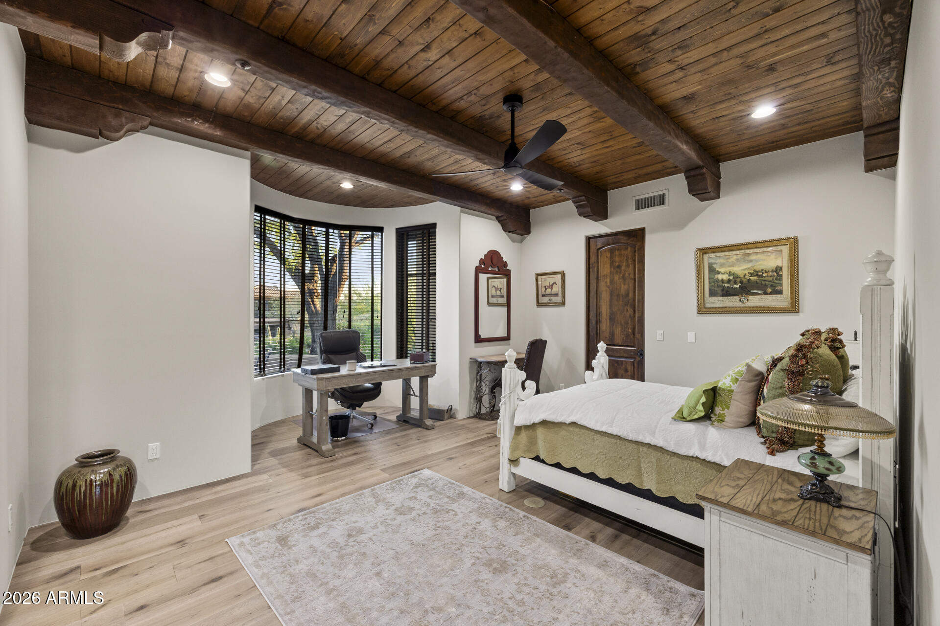 SIERRA HILLS - Residential