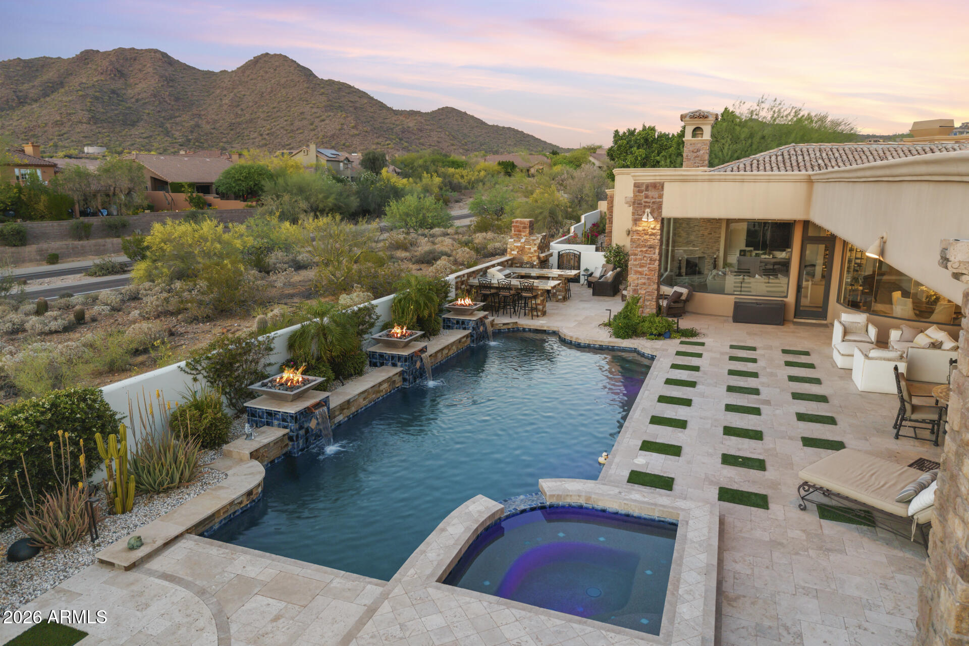 SIERRA HILLS - Residential