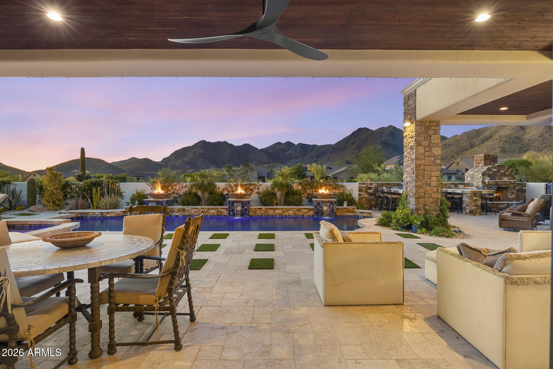 SIERRA HILLS - Residential