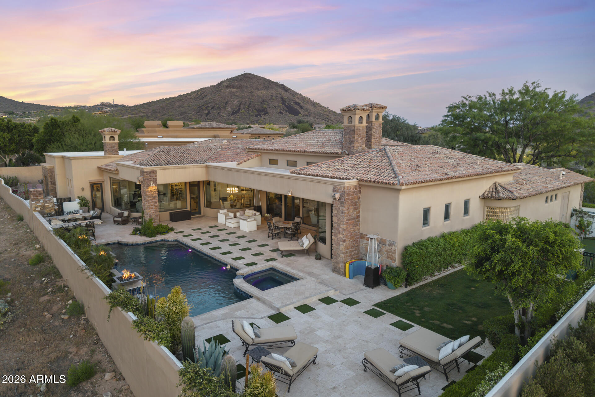 SIERRA HILLS - Residential