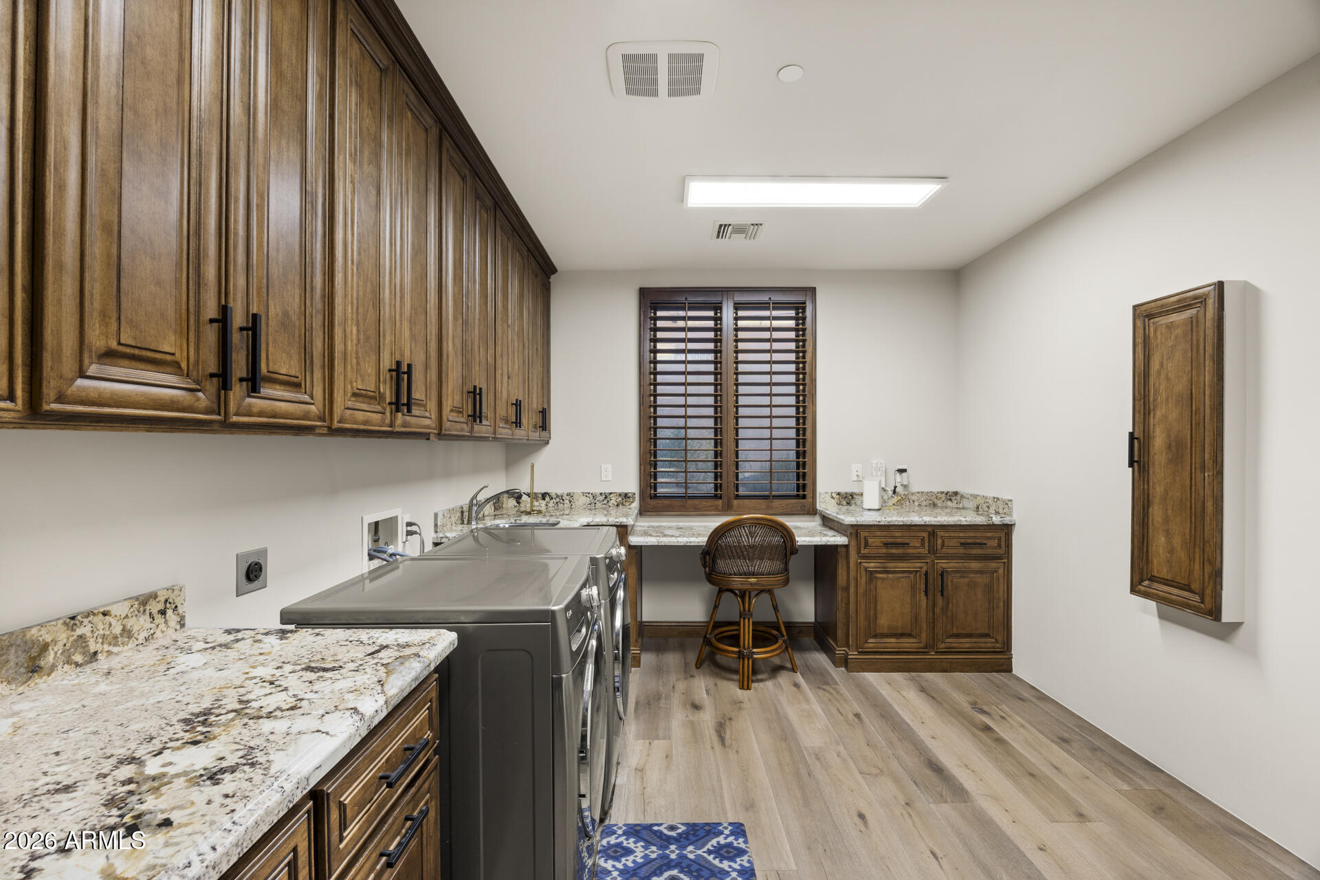 SIERRA HILLS - Residential