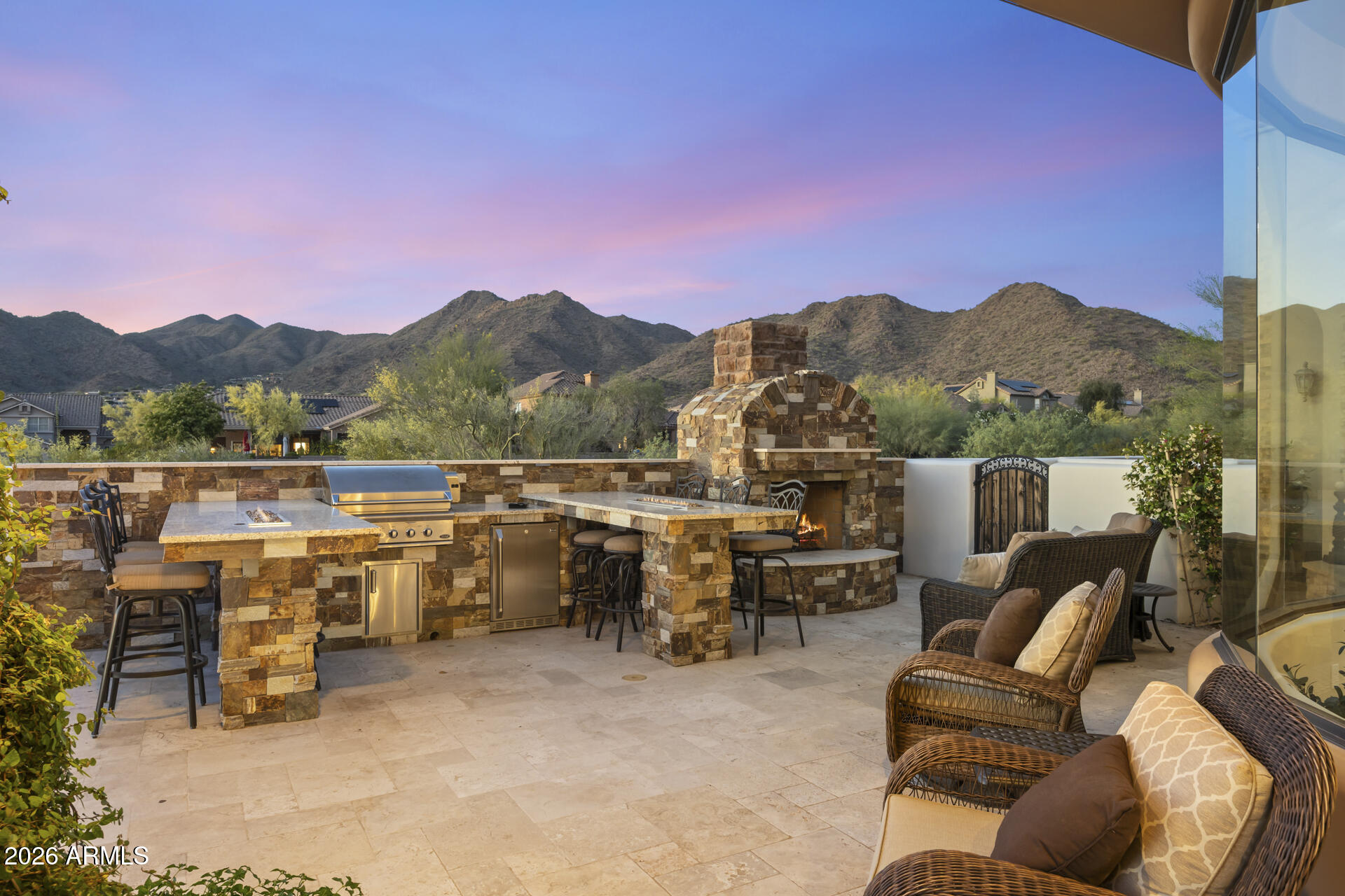SIERRA HILLS - Residential
