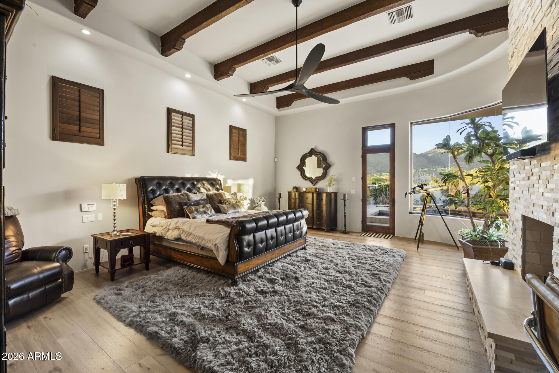 SIERRA HILLS - Residential