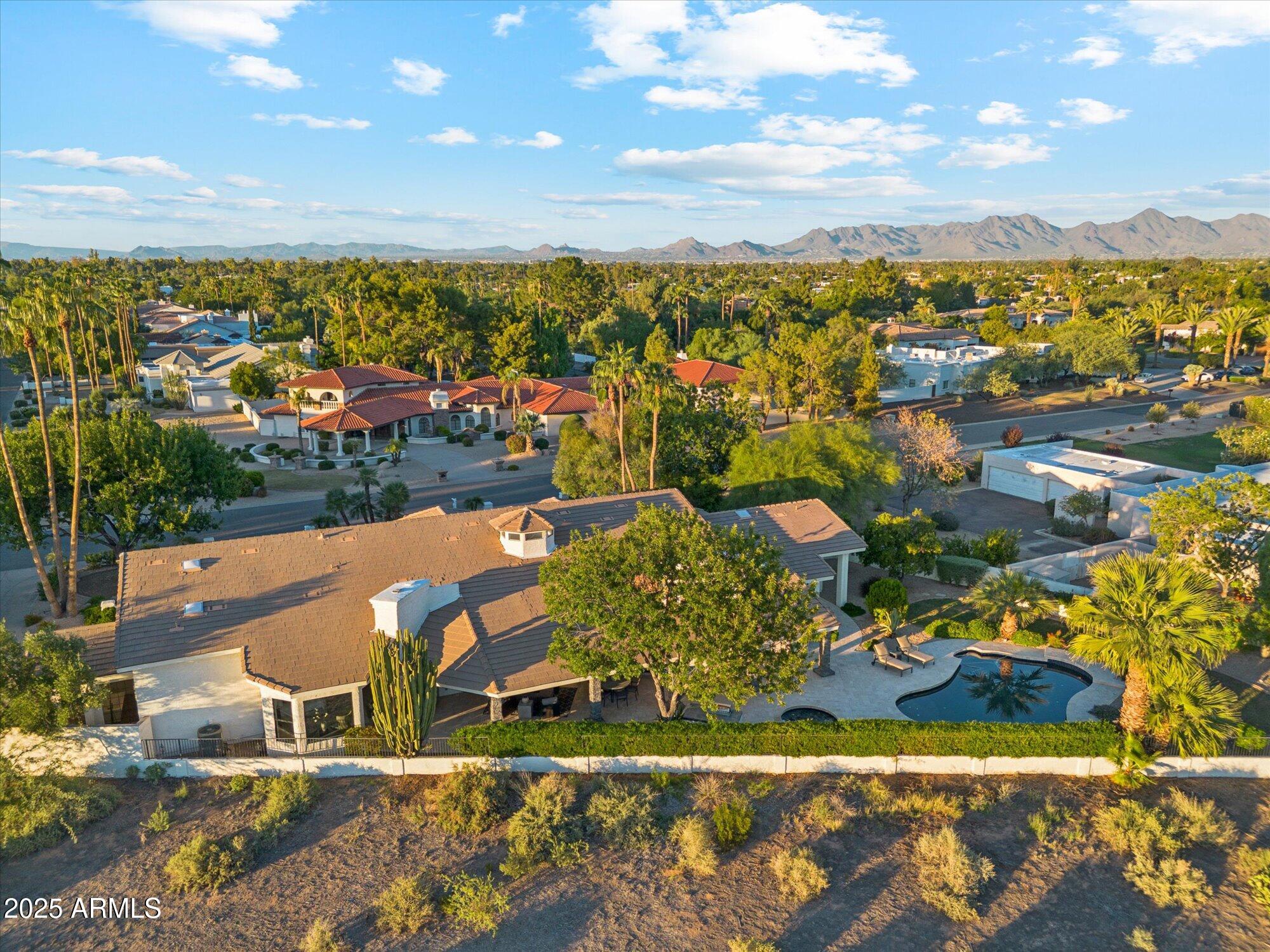 CAMELBACK COUNTRY ESTATES UNIT 2 - Residential
