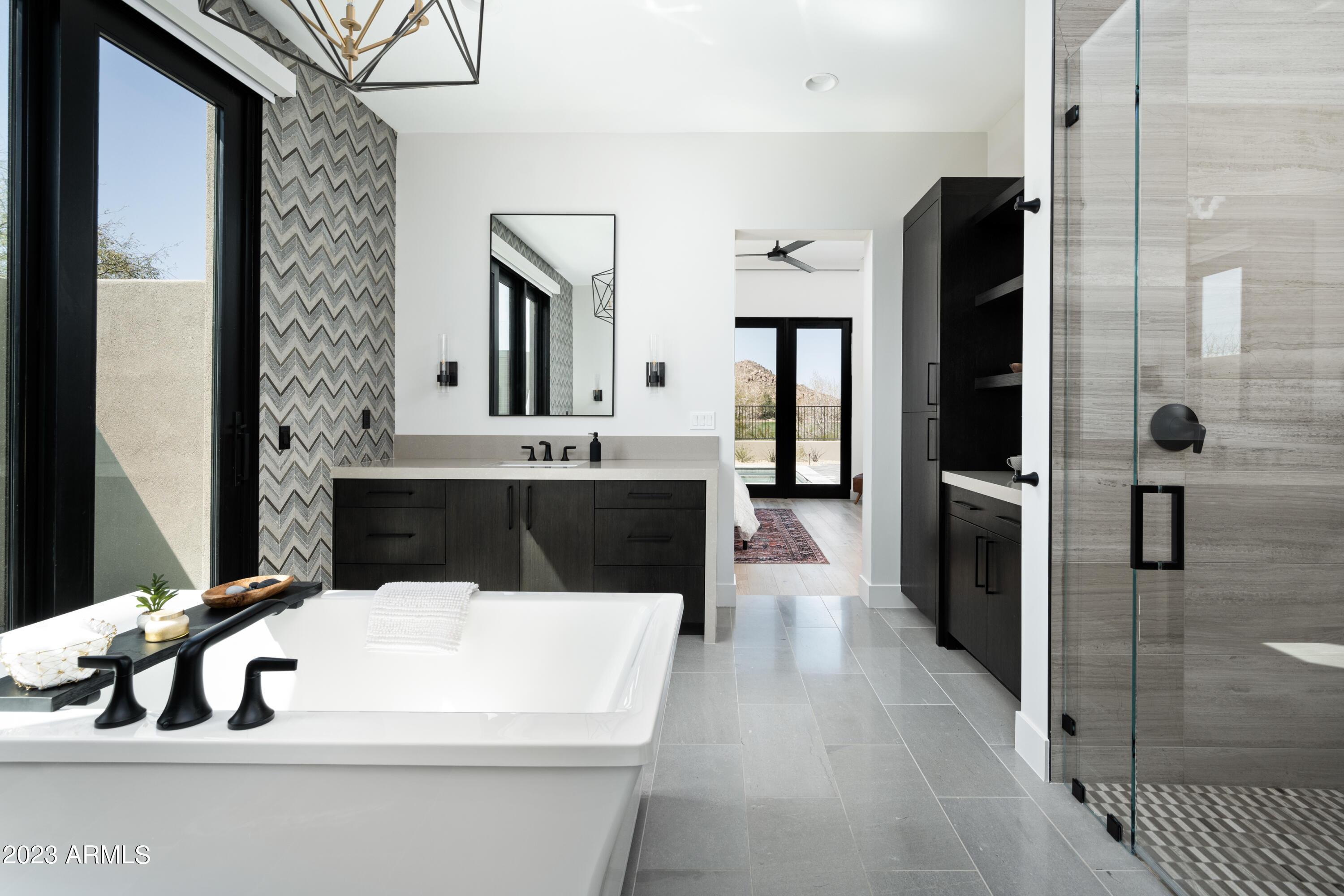 WHISPER ROCK - Residential