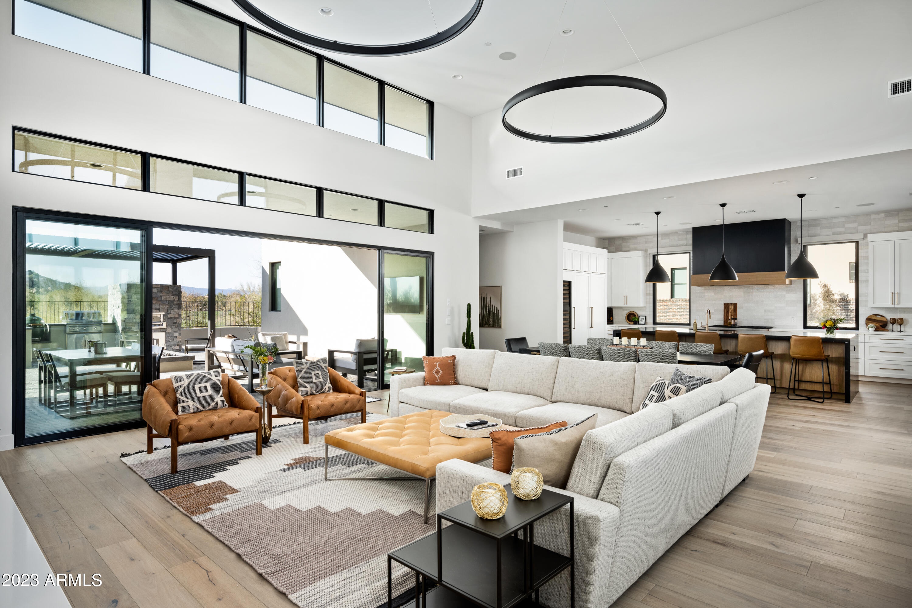 WHISPER ROCK - Residential