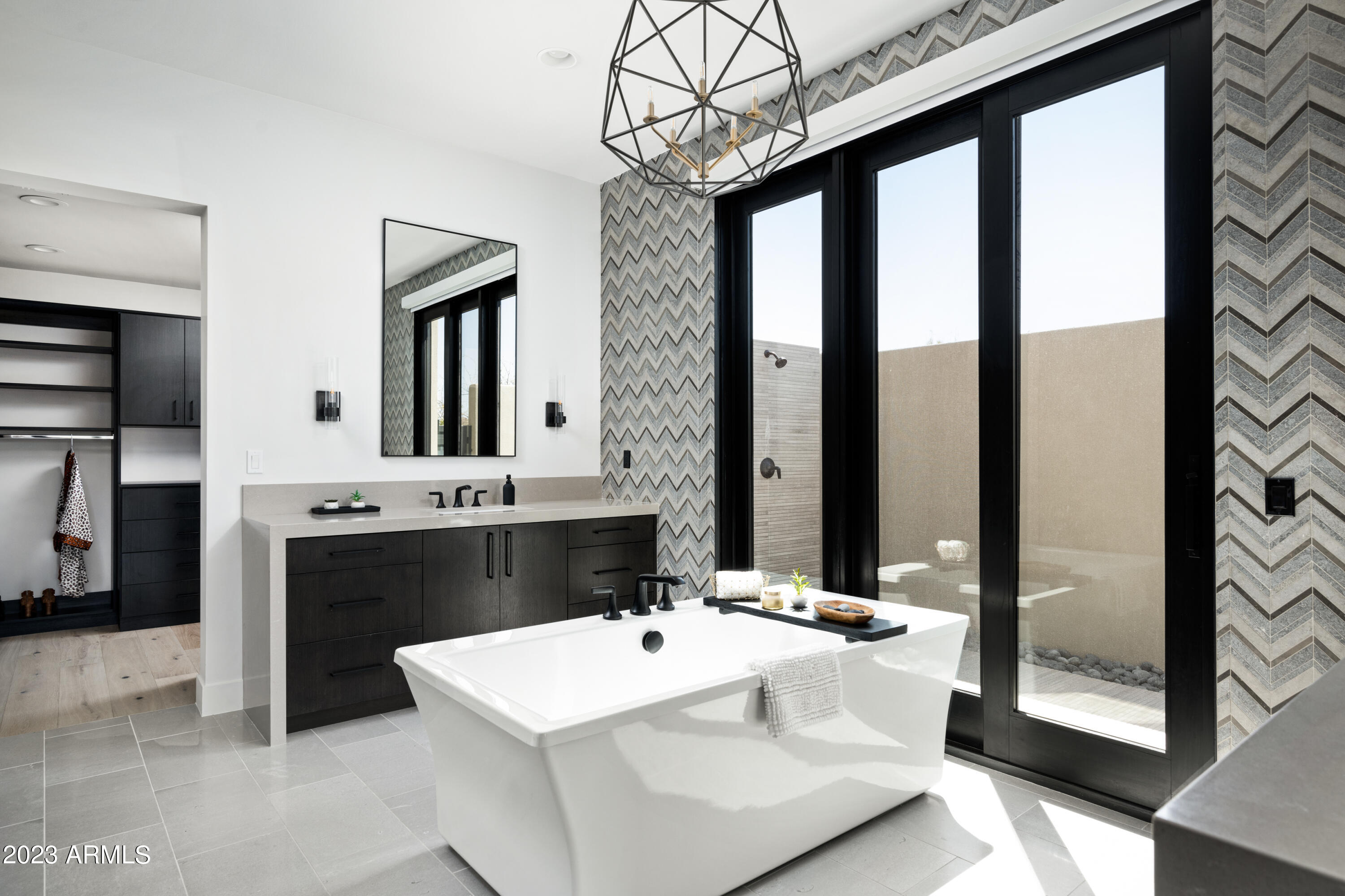WHISPER ROCK - Residential