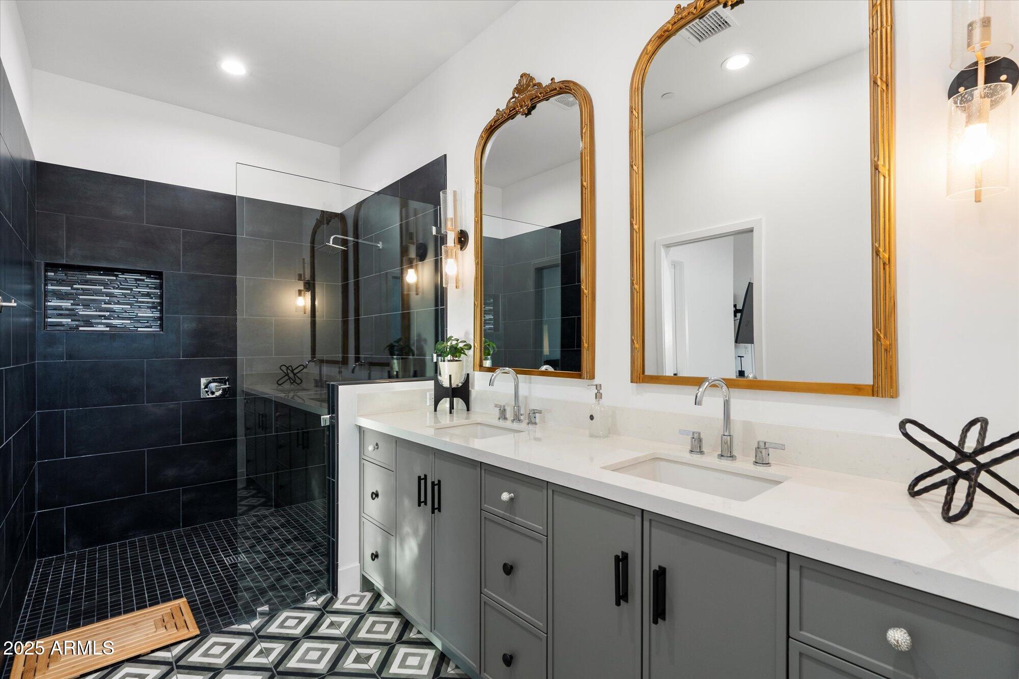 PINNACLE PEAK HEIGHTS UNIT 3 - Residential