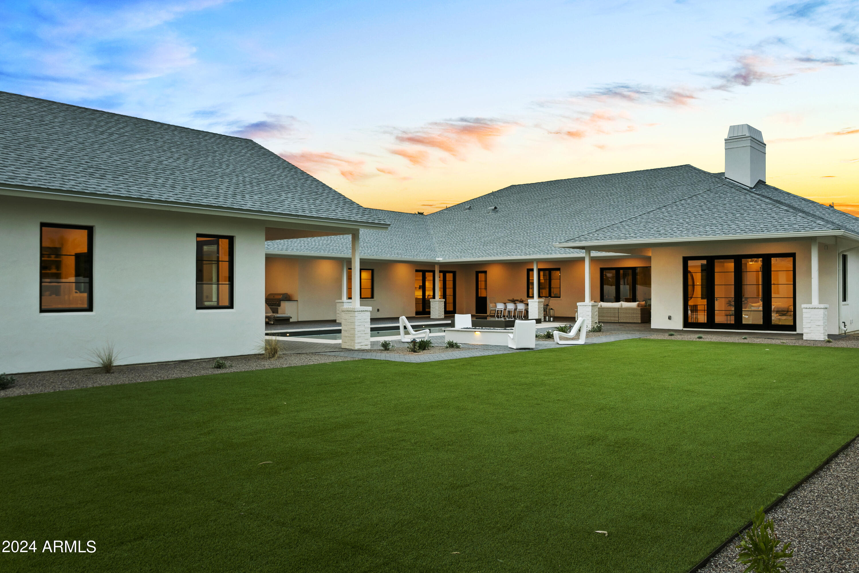 PARADISE VALLEY RANCHOS 2 - Residential