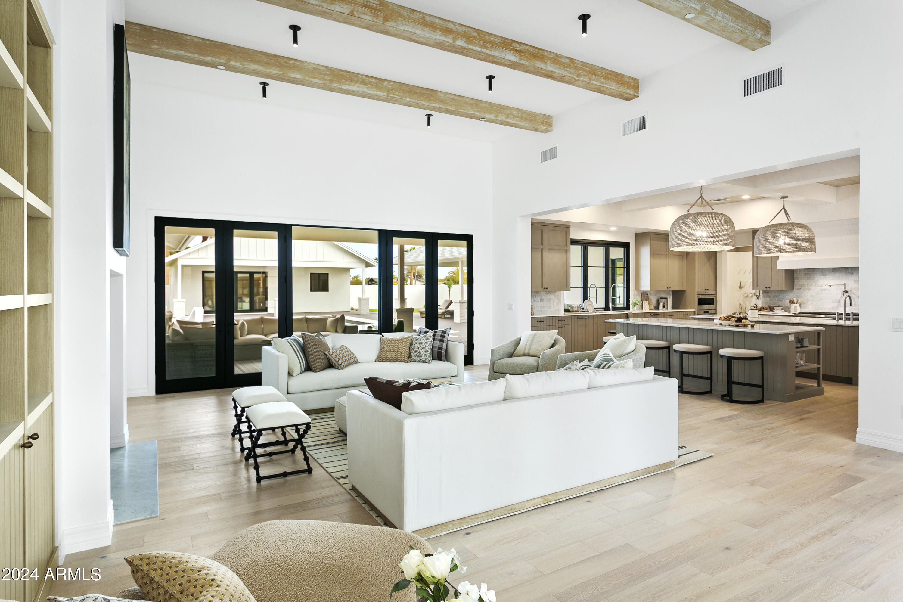 PARADISE VALLEY RANCHOS 2 - Residential
